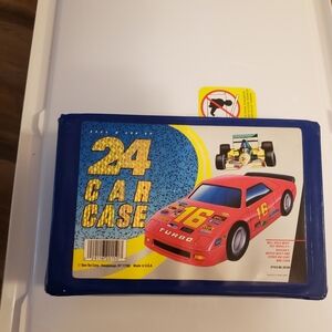 LOT OF OVER 16 HOT WHEELS MATCHBOX VEHICLES IN COLLECTOR'S CASE